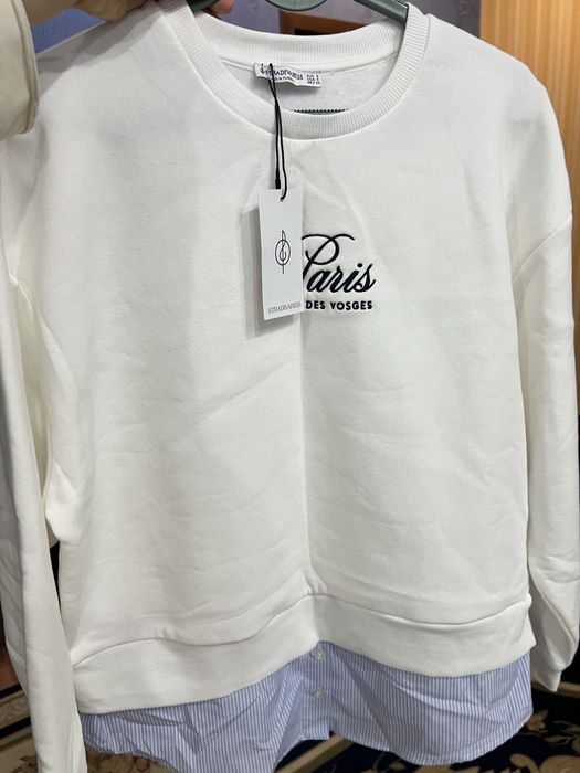 свитер от бренда stradivarius