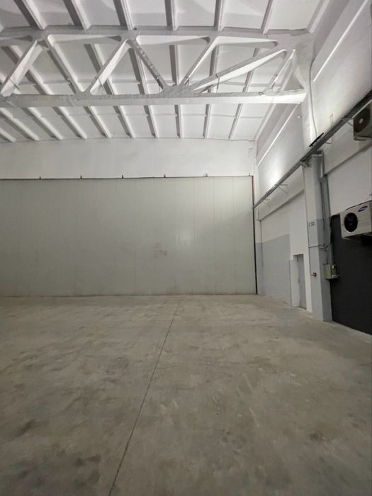 Inchiriere hala industriala din beton 400 mp + birouri 169 mp - Bacau, Constantin Musat