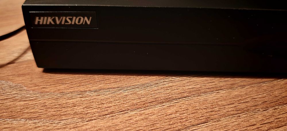 16 портов NVR Hikvision DS-7616NI-I2/16P