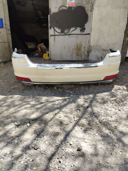 Продам бампер на МЛ 164 Мерседес