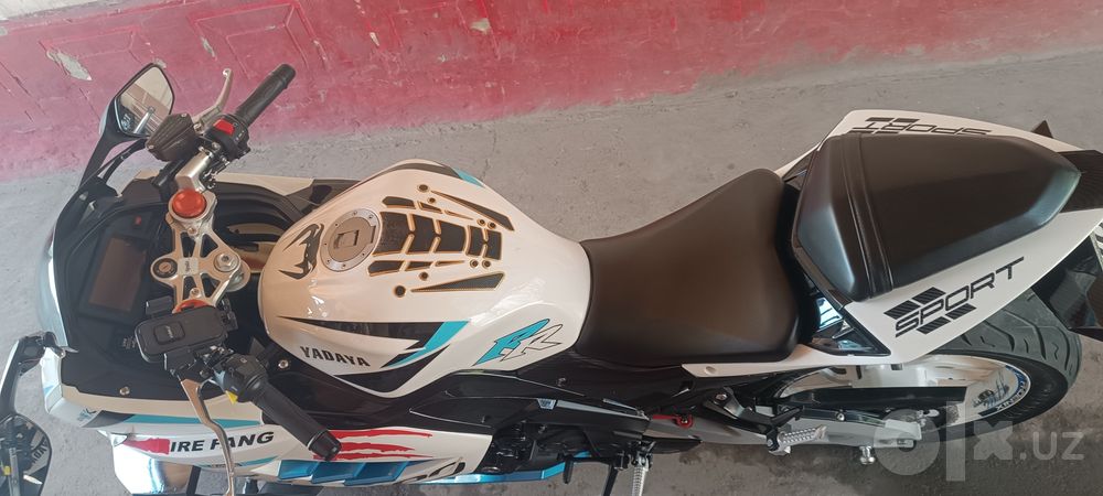Moto sotiladi 400 kub
