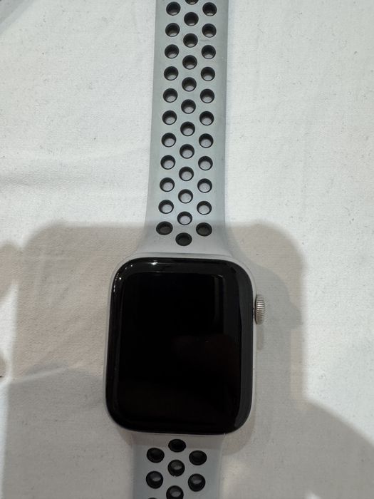 Apple Watch Series 6 * 44 mm * GPS + Cellular * Aluminiu