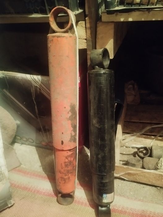 Продам амортизаторы новые