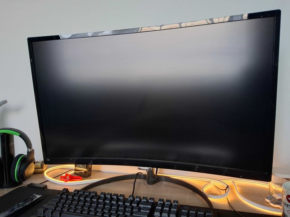 Philips 328E8QJAB5 31.5in FreeSync CURVED Monitor