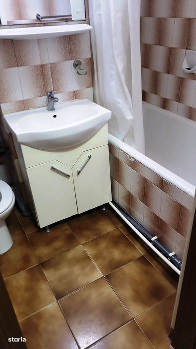 Apartament 2 camere, decomandat, foarte spaţios, mobilat, Unirii Nord