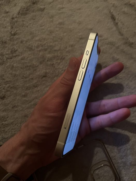 Айфон 13 на 128 гб.