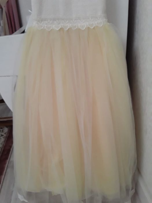 Красивое новое Платье для девочки на 8 марта