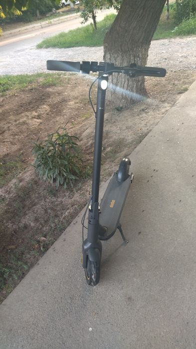 Электросамокат в отличном состоянии,
