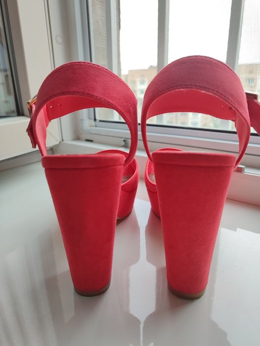 Женские босоножки 38р