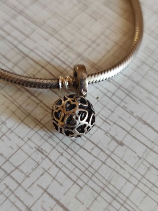 Оригинална Pandora 925 гривна с 3 талисмана + детска гривна, с кутии и сертификат
