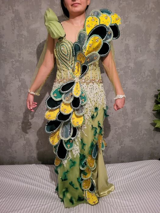 Vand rochie pentru nunti botezuri evenimente