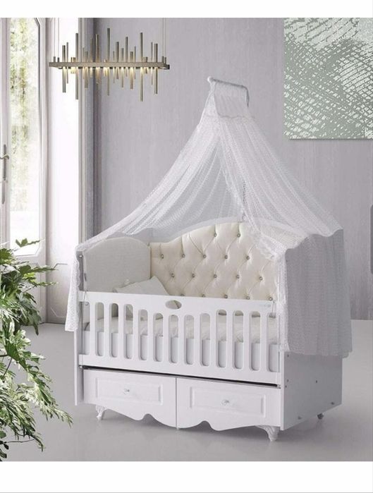 Дървена кошара с тапицерия МДФ