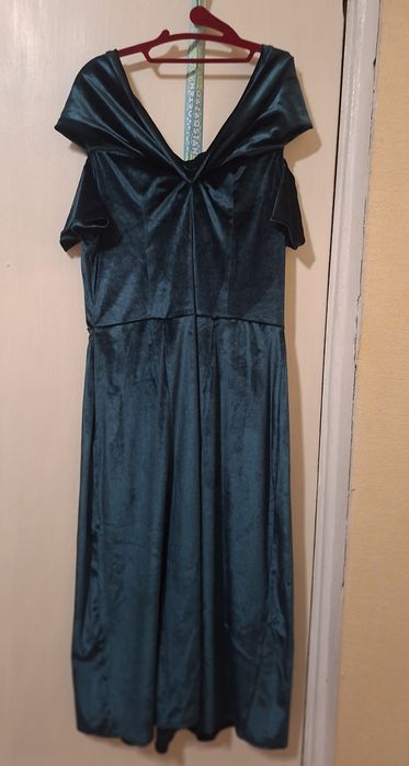 Продам платья нарядные