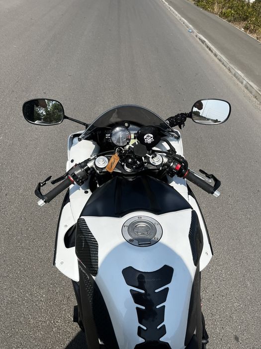 Продавам yamaha yzf r1