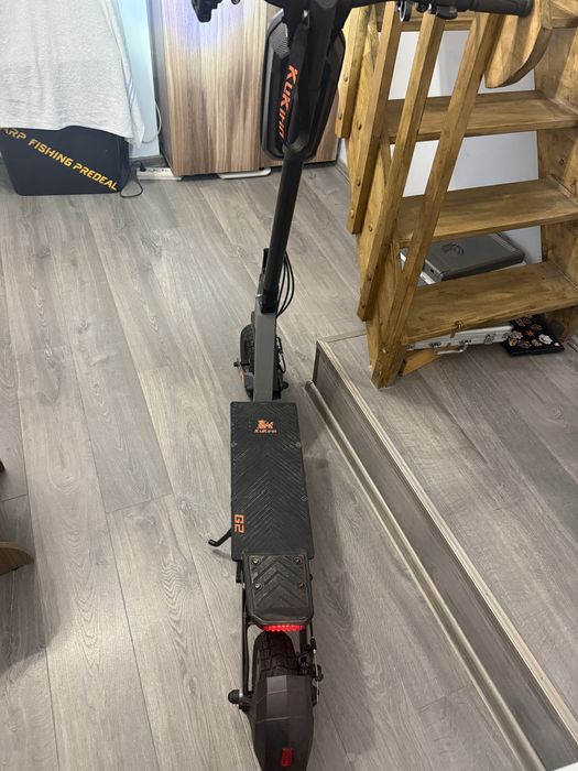 Trotineta electrica pliabila