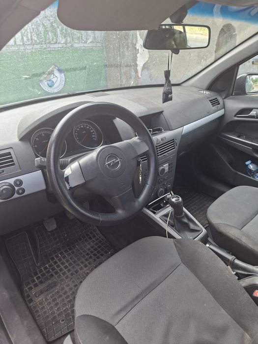 Astra Хечбек 1.7 Tdiо