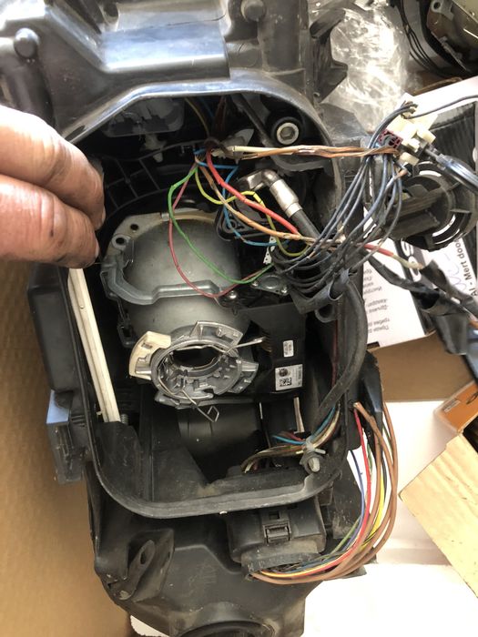 Ляв фар за А6 Ц6 фейс