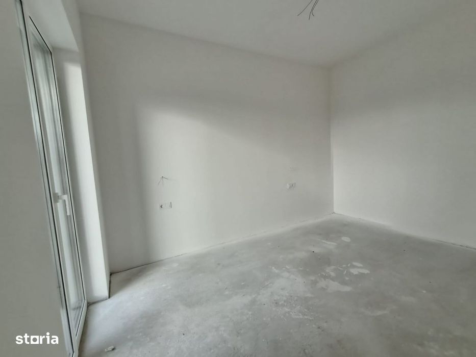 Spatiu comercial, 2 camere, terasa 23 mp, acces din terasa Apahida