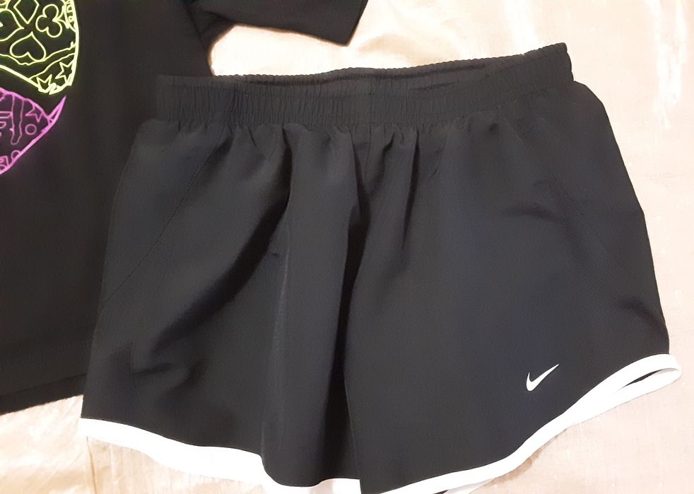 ( M 137-147 )NIKE  JORDAN оригинален сет за момиче 26€