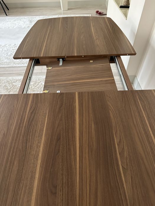 Гостиный стол