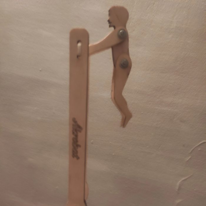 Игрушка из натурального дерева