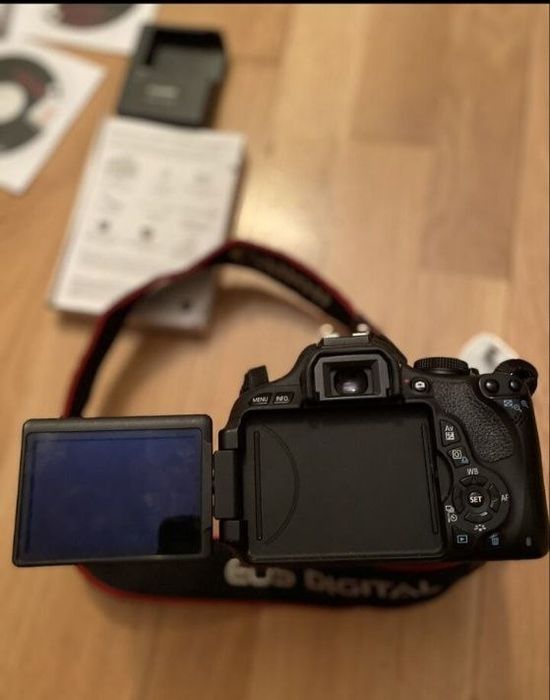 Canon 600D 3 batareyka yangi