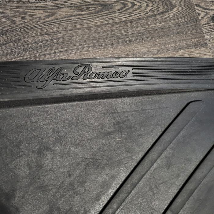 Оригинални гумени стелки за Алфа Ромео Стелвио