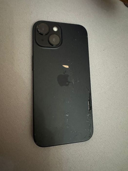 iPhone 15 обычный