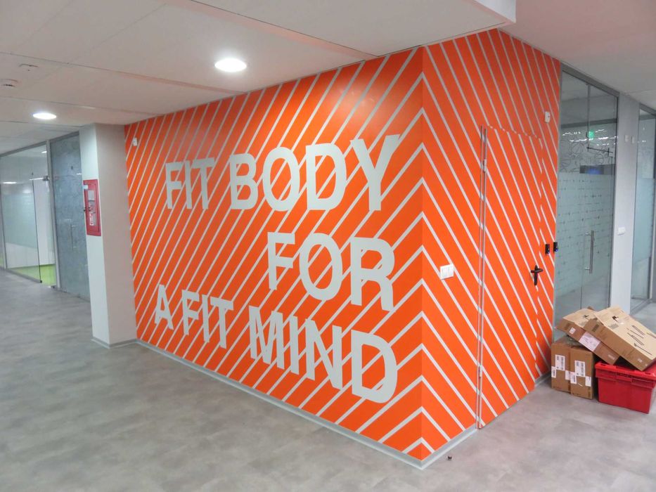 Професионална изработка на реклами и монтаж на фолио