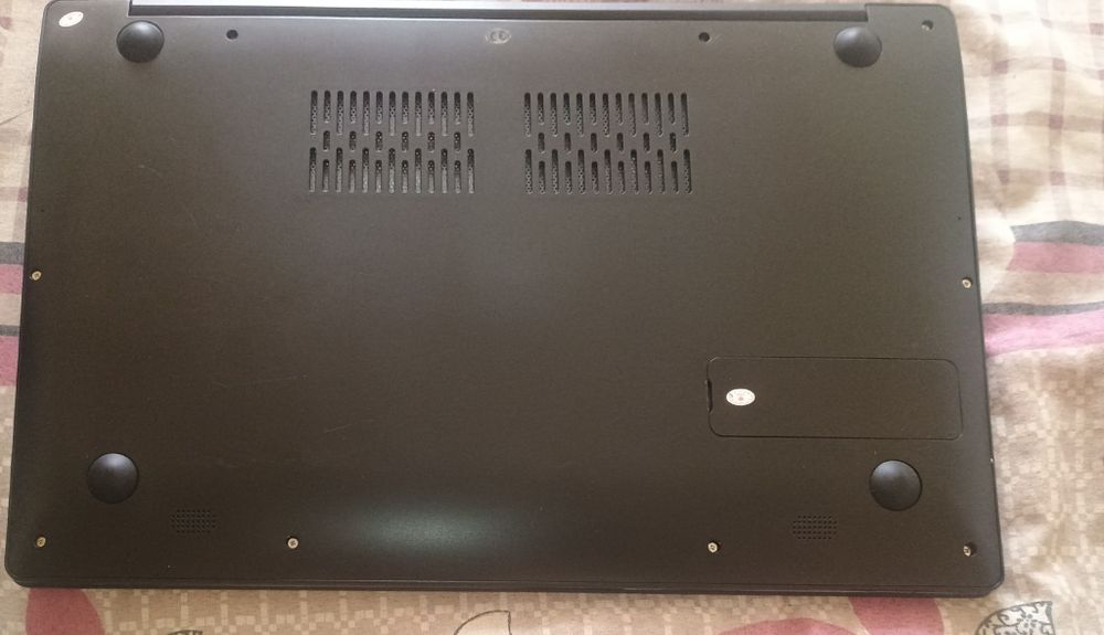 Vând laptop preț negociabil