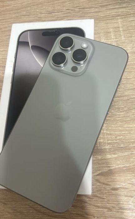 Продам айфон 16 про макс