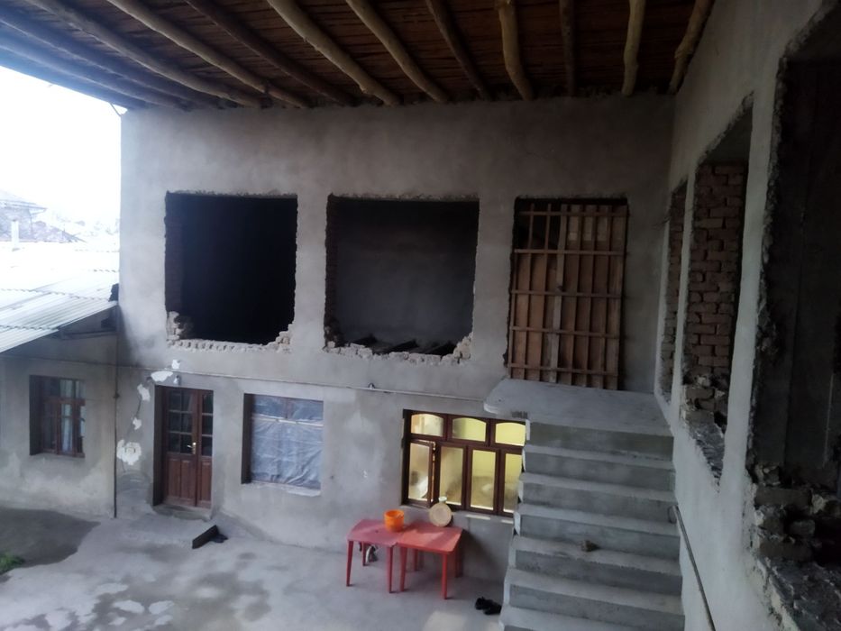 Sroshna uy sotiladi 1 sotix 33000$