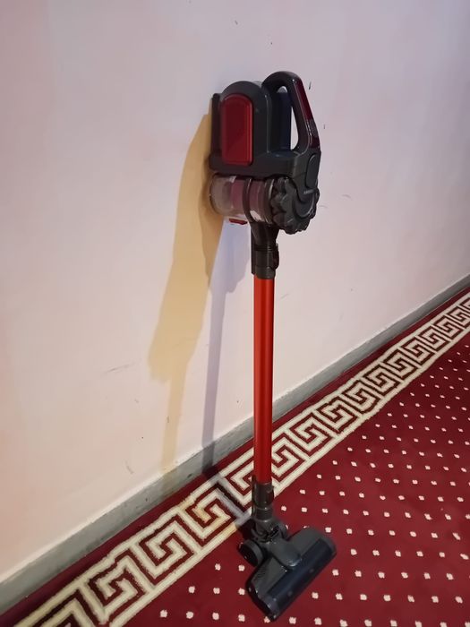 Aspirator arebos nou doar testat pe baterie fara fir si are