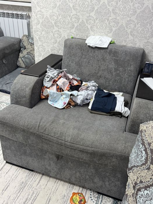 Продаю диван б/у с креслом