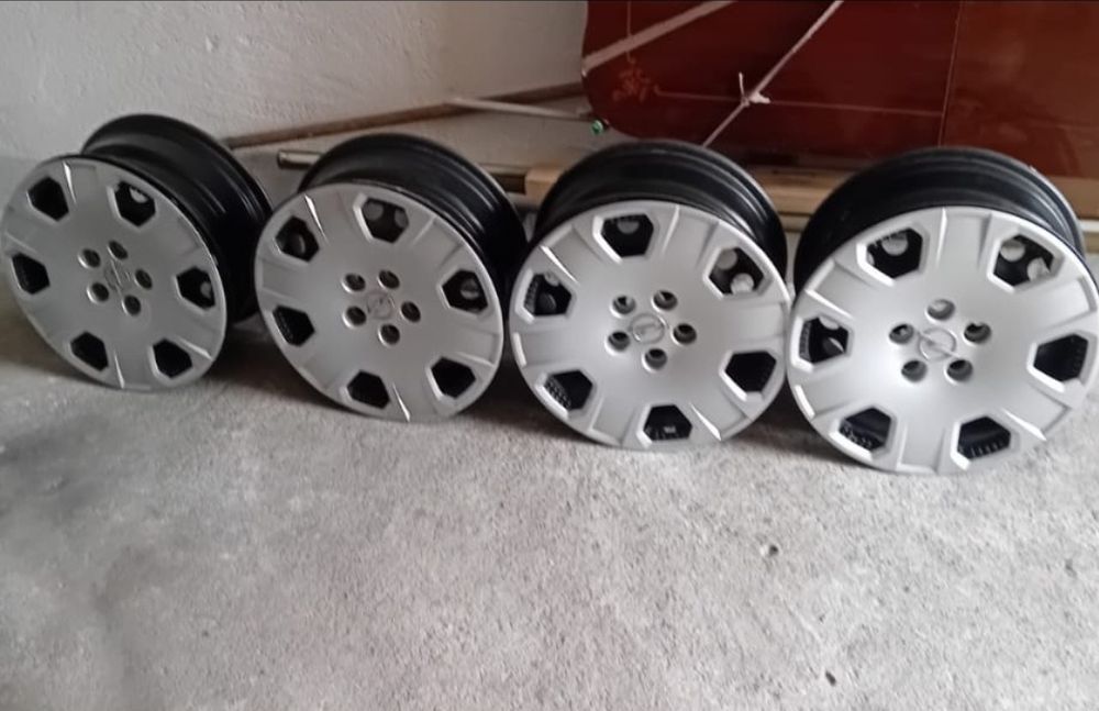 Vând set jante 16 inch si capace ,