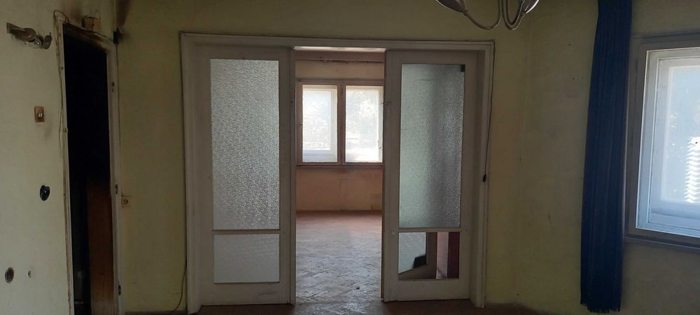 Продавам тристаен апартамент, идеален център - 90кв.м.