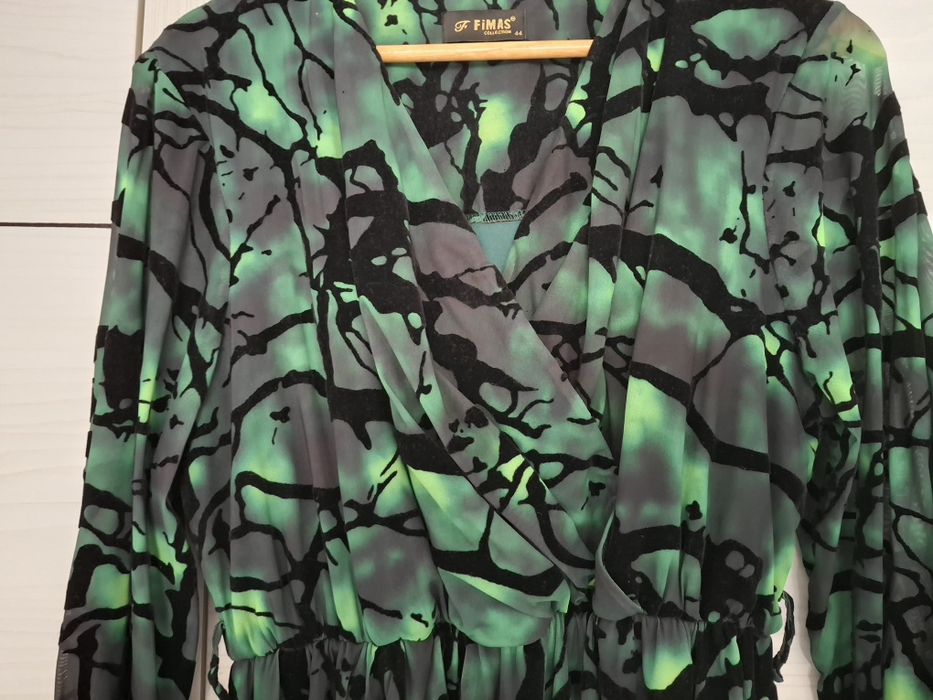 Rochie elegantă căptușită. Set de masă Torsade