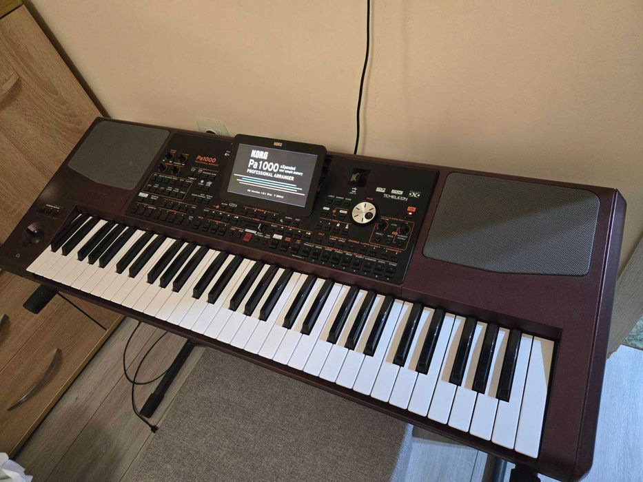 Продавам Korg Pa1000