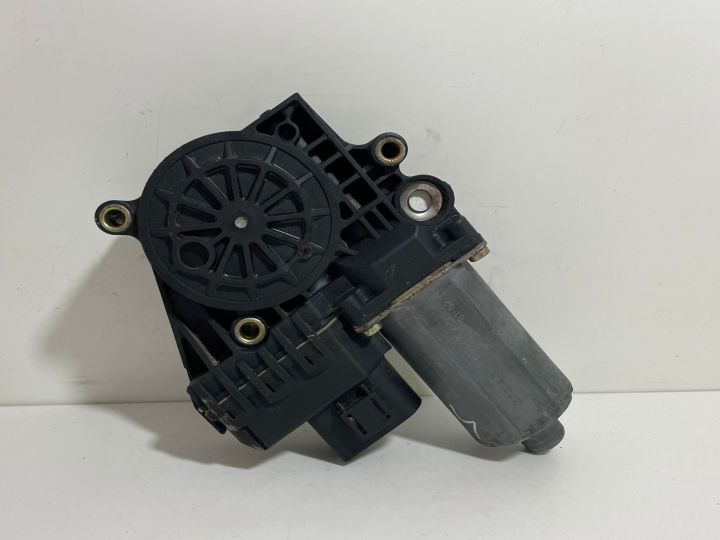 Motoras macara  Bosch geam dreapta fata 0130821774 Audi A6 4B/C5 (fac