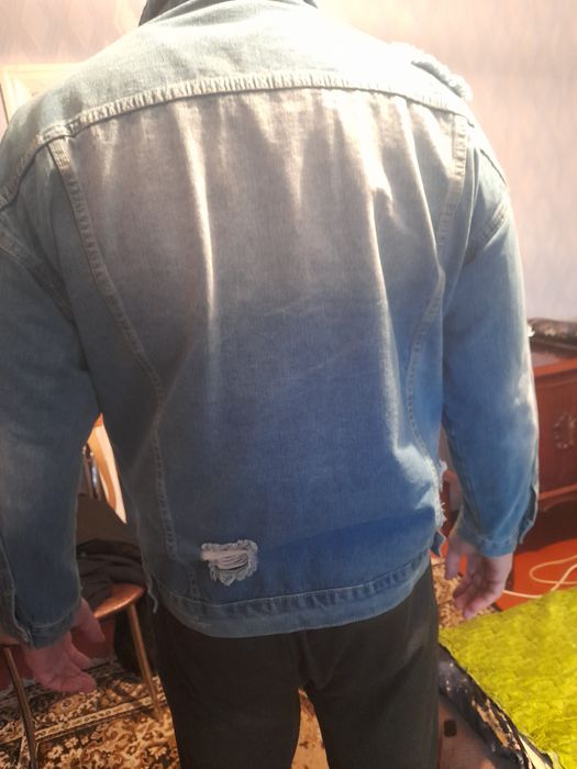 Продам джинсовую куртку