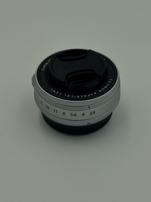 Fujifilm XF 23mm f2.8 R WR pancake - silver si black NOI