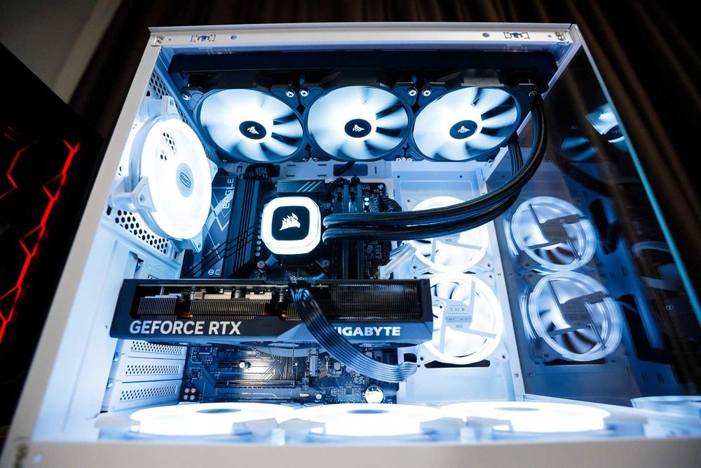 Custom Gaming PC i7 14700K RTX 4070 m.2 ssd 2TB 32GB RAM DDR5 Z790 Nou