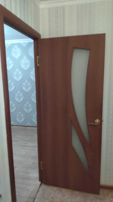 Двери межкомнатные б/у
