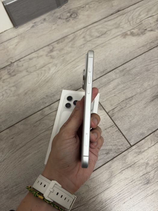 iphone 17 pro max silver