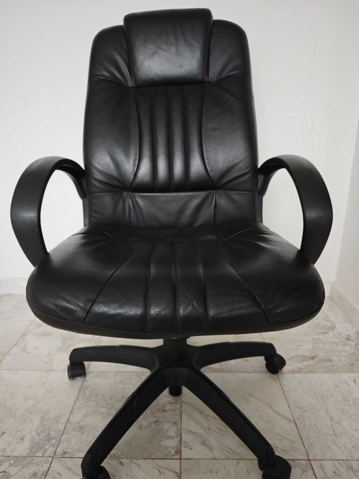 Кожен стол за офис или бюро