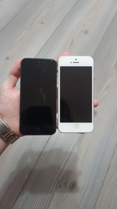 iPhone 5 pentru piese (2 bucăți)