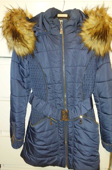 Geaca albastra cu fermoare,cambrata,imblanita TRANSPORT GRATUIT