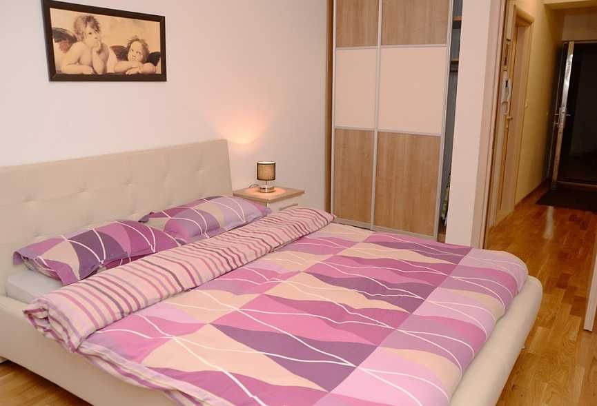 Дава се под наем Двустаен апартамент в Пловдив, Изгрев - 60 кв.м за 265.2 € - Снимка #2