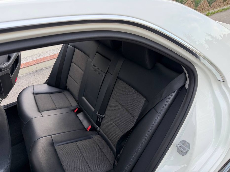Mersedes W212 QAYTA JIXOZ EMASS!!! 2011Состаяние Идеално Пробег 182000
