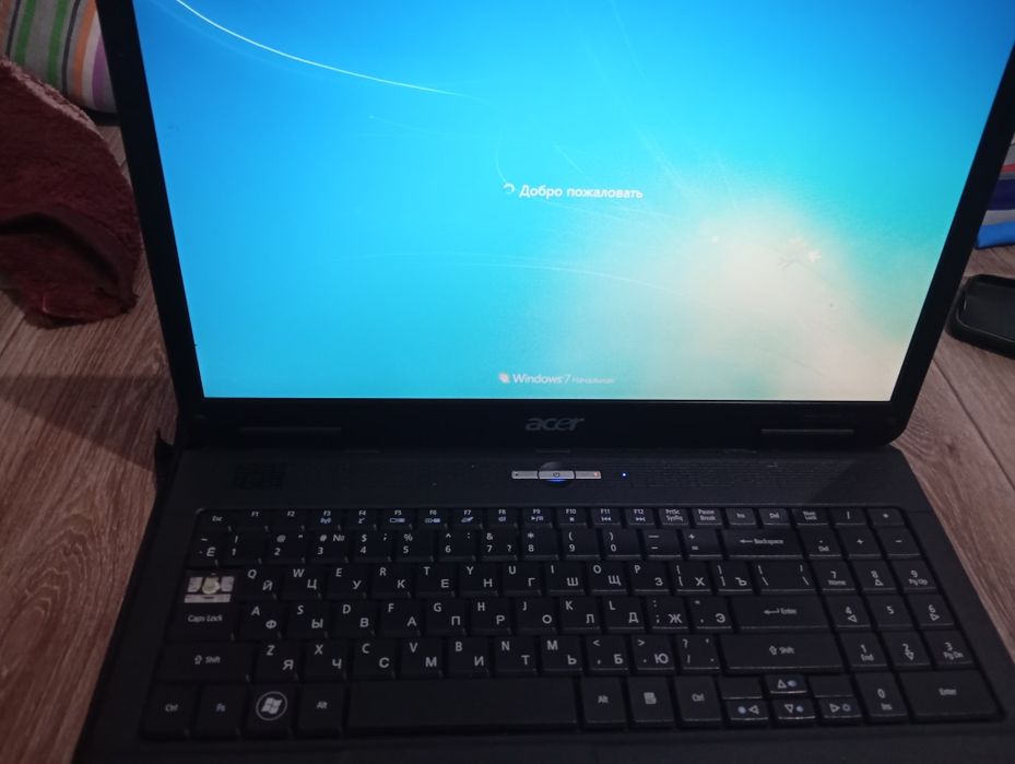 Продаю ноутбук acer windows 7